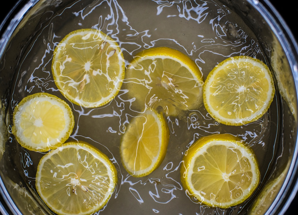 δίαιτα με 5 λεμόνια βρασμένα σε 2 λίτρα νερό)