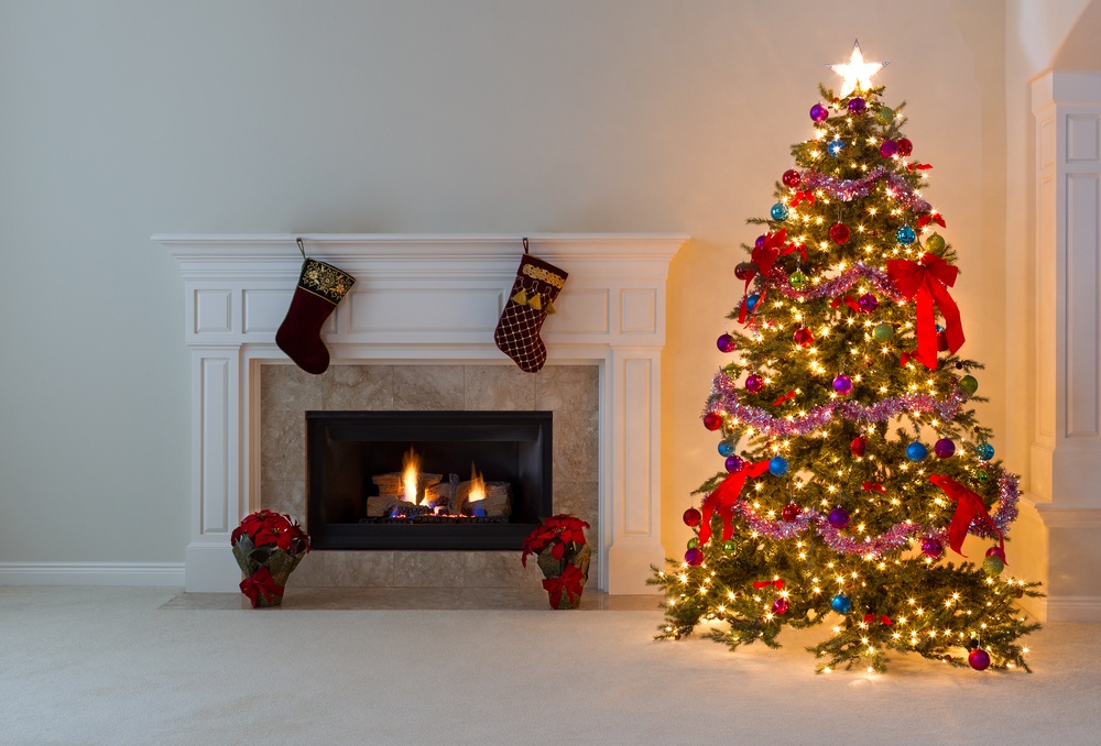 Αυτός είναι ο σωστός τρόπος για να βάλετε τα φωτάκια στο χριστουγεννιάτικο δέντρο