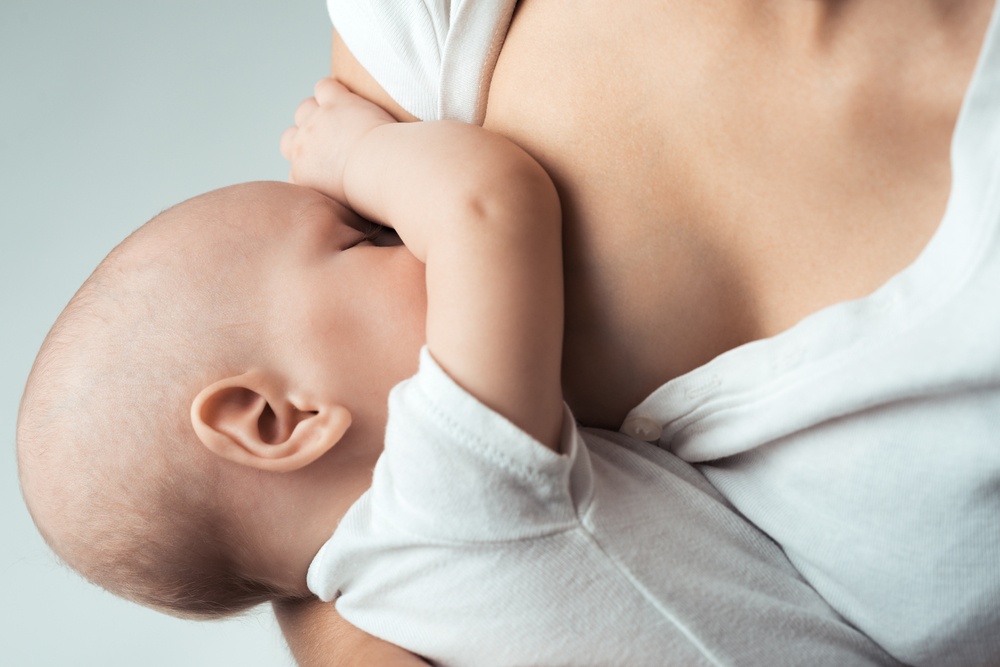 Καμία ένδειξη για τη μετάδοση κορωνοϊού στα μωρά μέσω του θηλασμού από μητέρες με COVID-19