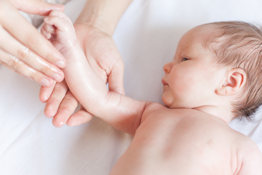 ΕΟΦ - Ανακαλούνται 6 παρτίδες baby oil για μωρά