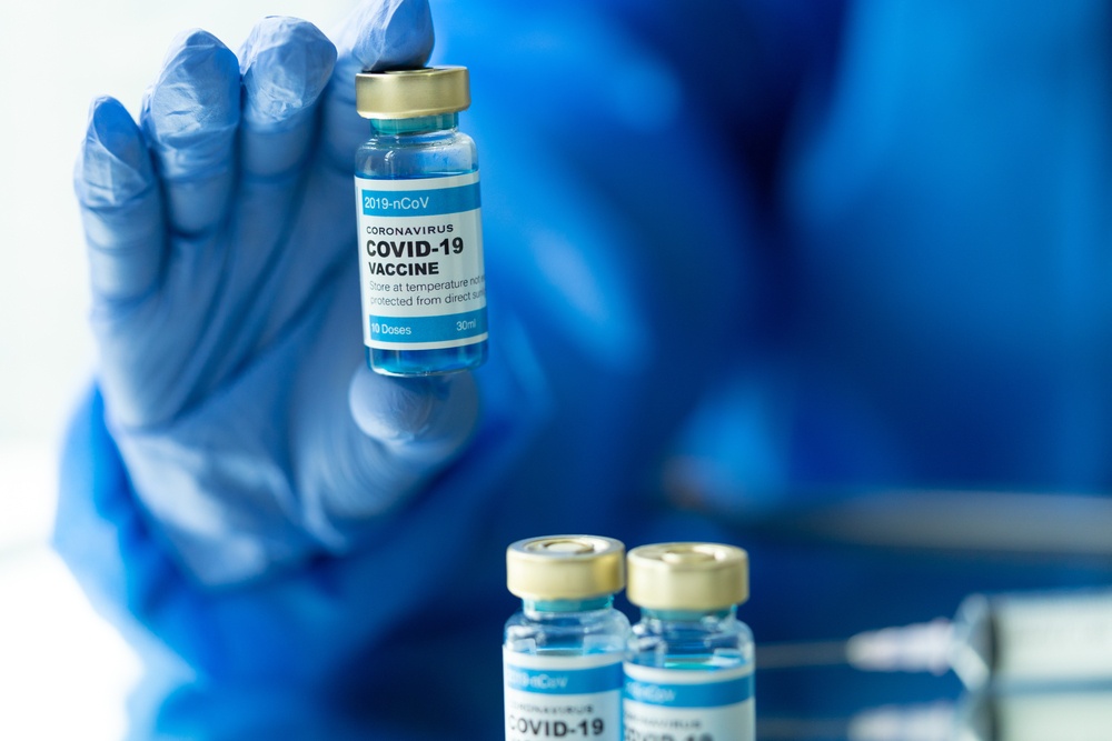 Προστασία των ασθενών με κακοήθειες από τον κορωνοϊό - Τι έδειξε μελέτη για τον εμβολιασμό