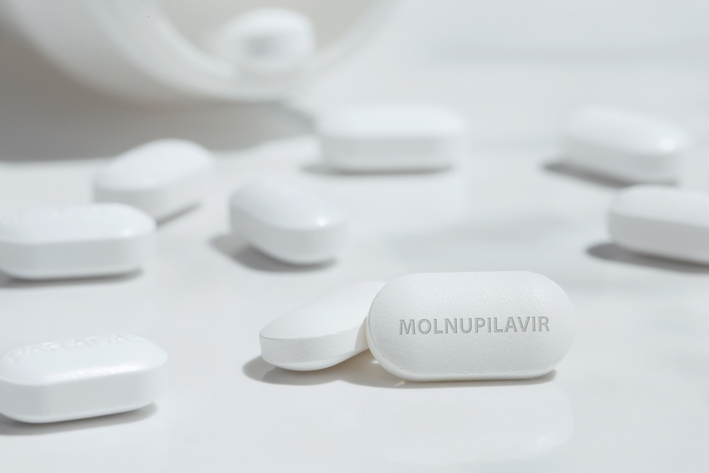 Επιπρόσθετα οφέλη από την μολνουπιραβίρη, το αντιικό χάπι της Merck, για τους ασθενείς με COVID-19