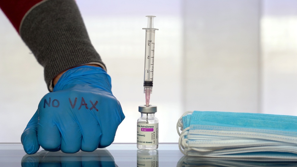 Πλεύρης: Διαγράφονται τα πρόστιμα στους ανεμβολίαστους ηλικίας 60 ετών και άνω