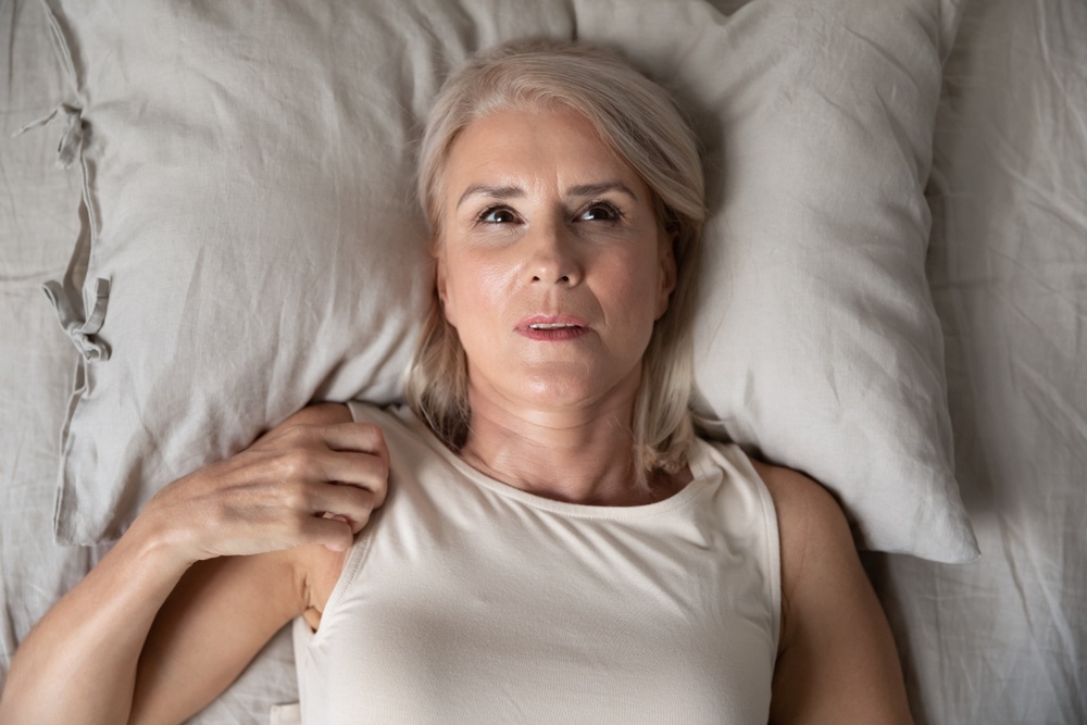 Πώς η εμμηνόπαυση επηρεάζει τον ύπνο
