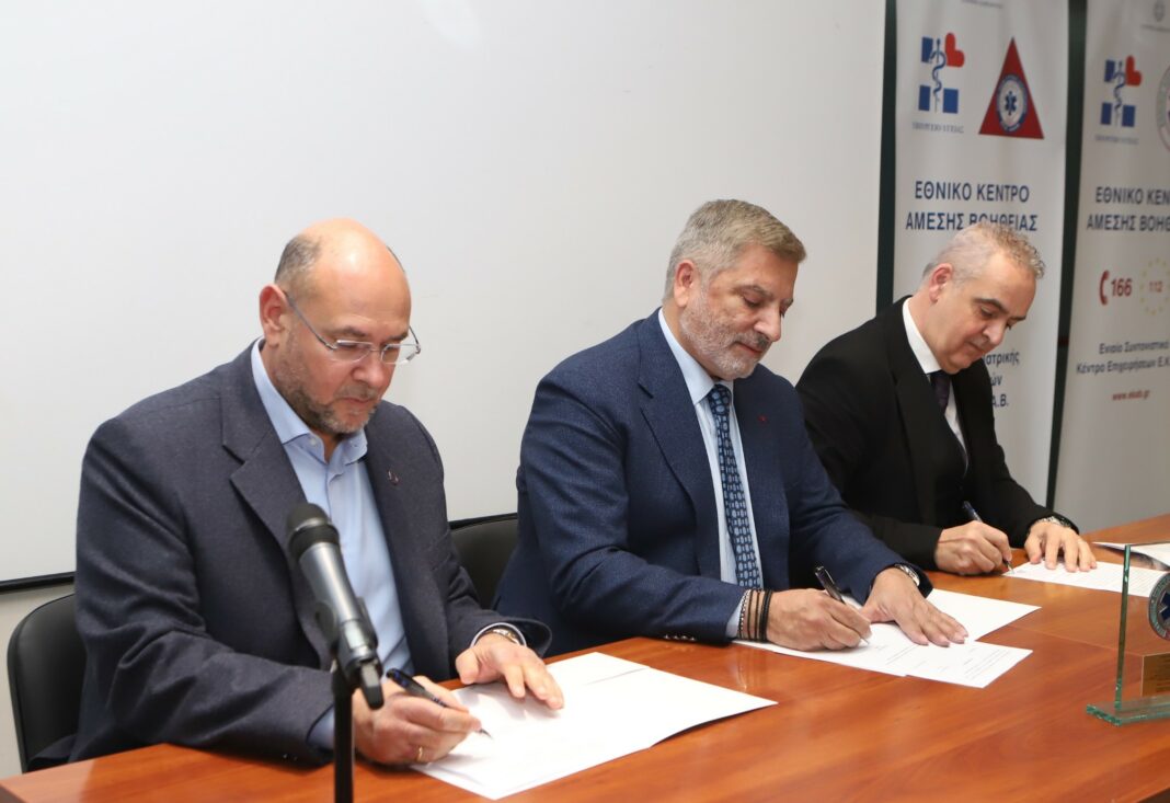 Το ΕΚΑΒ προμηθεύεται 52 ασθενοφόρα με χρηματοδότηση της Περιφέρειας Αττικής