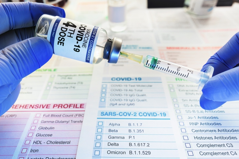 Healthstories Κορωνοϊός: Αναμνηστικό εμβόλιο και λοίμωξη από υποπαραλλαγές της Όμικρον