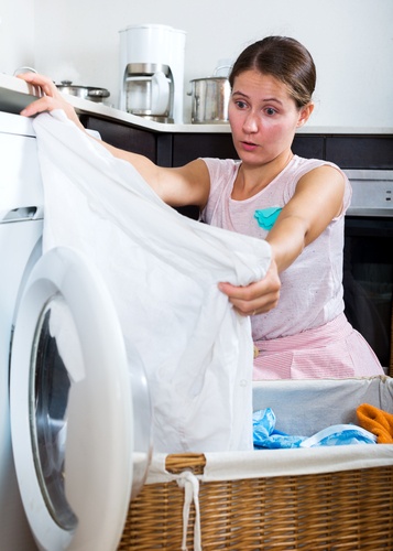 Healthstories Τι συμβαίνει αν αφήσετε βρεγμένα ρούχα στο πλυντήριο