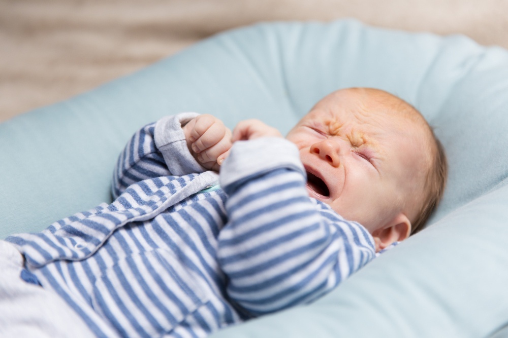 10 δοκιμασμένοι τρόποι για να σταματήσετε το κλάμα ενός μωρού