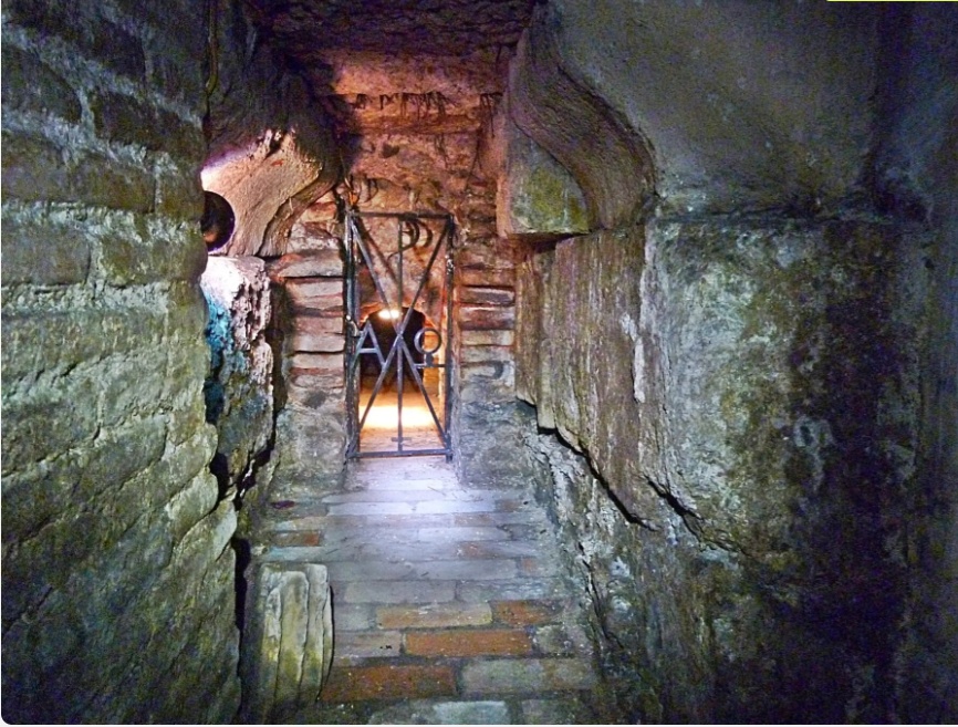 Οι υπόγειες στοές της Αθήνας - Εξερευνώντας τα ενδότερα της πόλης