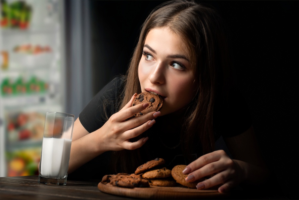 Τα ανθυγιεινά σνακ - ειδικά το βράδυ - αναιρούν τις προσπάθειες υγιεινής διατροφής