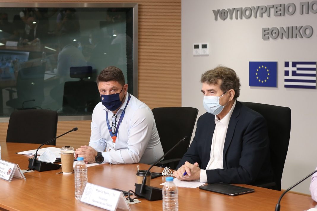 Kαύσωνας: Έκτακτα μέτρα για τους εργαζομένους προανήγγειλε ο Χρυσοχοΐδης