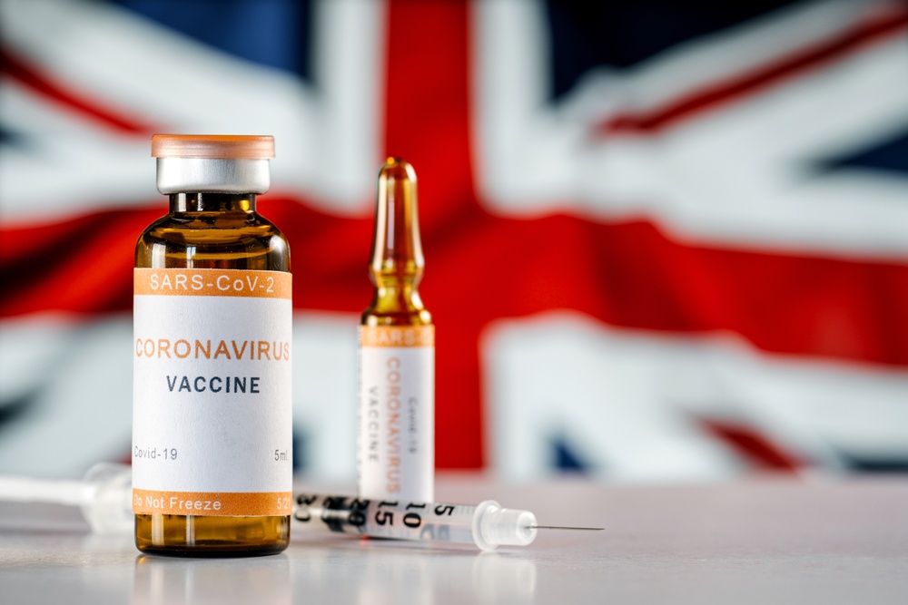 Βρετανία Με μία δόση του εμβολίου PfizerBioNTech θα εμβολιαστούν οι έφηβοι 16-17 ετών