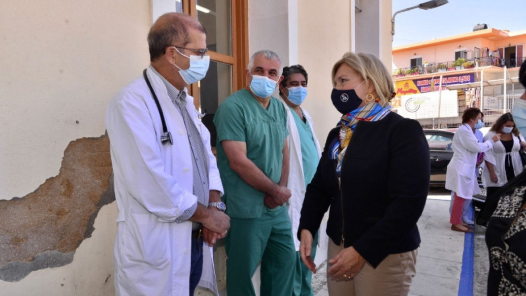 Χίος: Επίσκεψη πραγματοποιεί η αναπληρώτρια υπουργός Υγείας Μίνα Γκάγκα