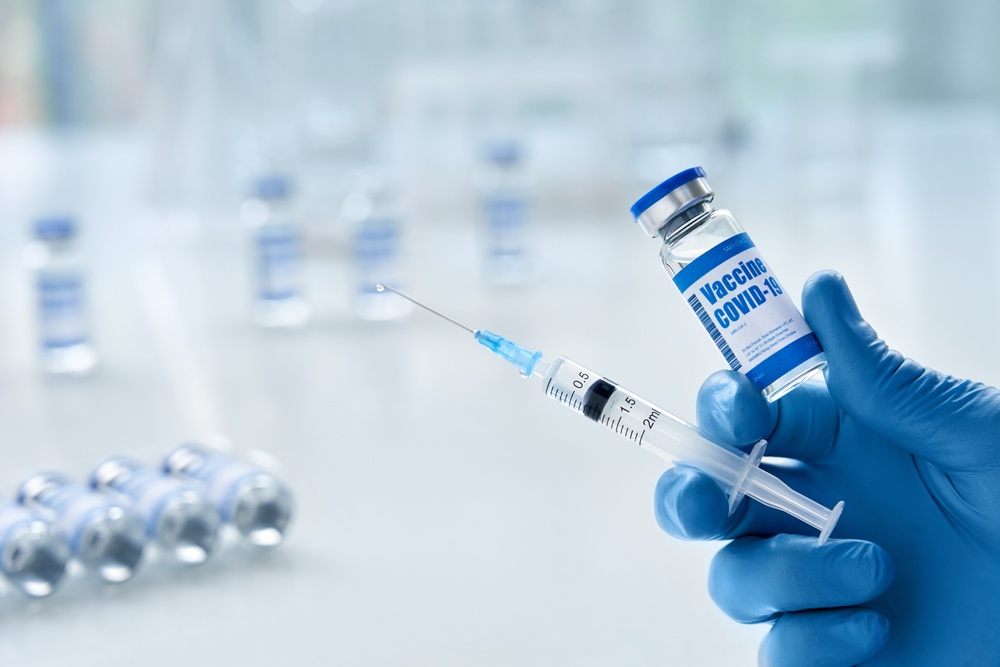 Έρευνα: Μικρότερη πιθανότητα να μεταδώσουν κορονοϊό οι πλήρως εμβολιασμένοι