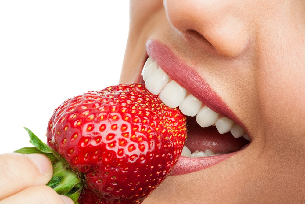 Λεύκανση δοντιών: Οι καλύτερες και χειρότερες μέθοδοι, σύμφωνα με έναν οδοντίατρο