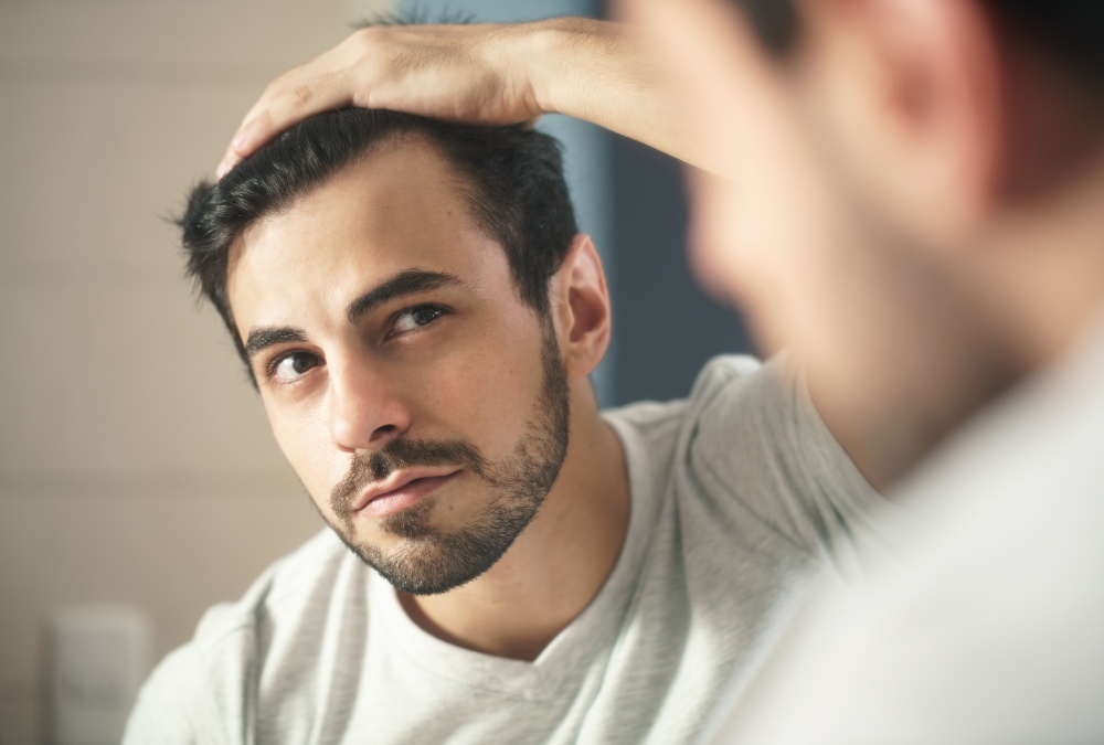 Μεταμόσχευση μαλλιών: Η μόνιμη θεραπεία που φτιάχνει την ψυχολογία