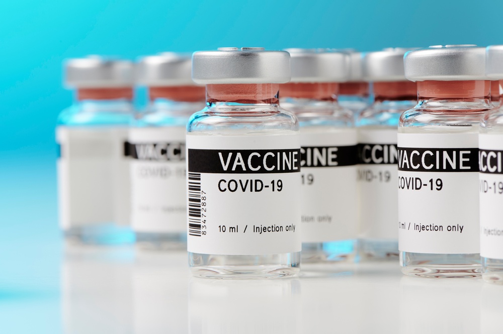 Παρενέργειες εμβολίων έναντι της COVID-19 Τι έδειξε μελέτη σε πάνω από 10 εκατ. άτομα
