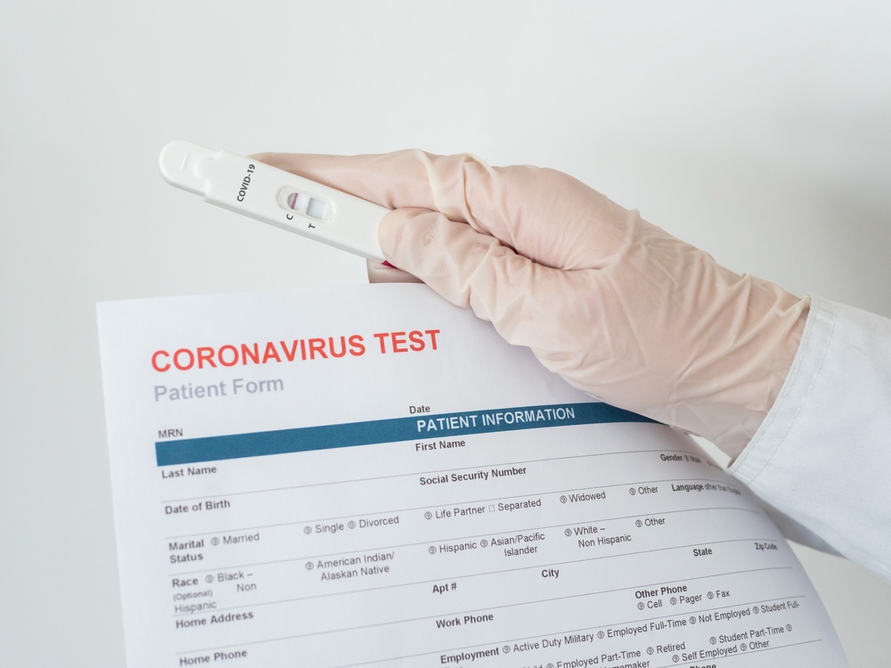 Rapid tests: Πώς θα διενεργούνται για τους ανεμβολίαστους στον ιδιωτικό τομέα