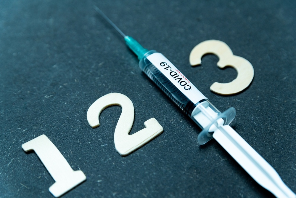 Ανοίγει η πλατφόρμα για την αναμνηστική δόση του εμβολίου κατά της COVID-19 για τους άνω των 18 ετών