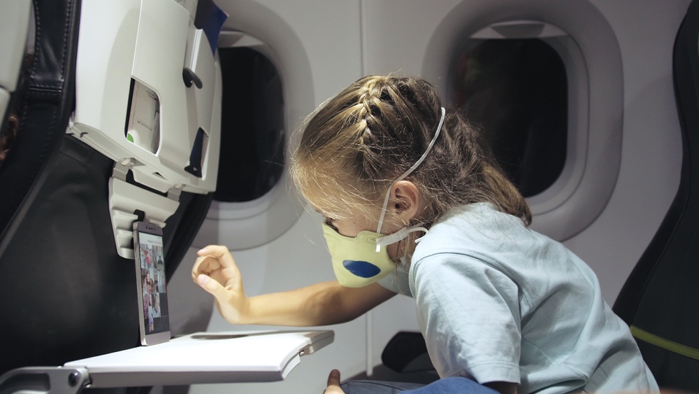 Ταξίδι ανήλικου: Παιδιά και έφηβοι 4-17 ετών ταξιδεύουν αεροπορικώς και με self test 24 ωρών