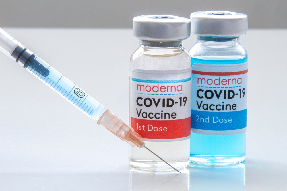 Moderna: Αποσύρει χιλιάδες δόσεις εμβολίων κατά της COVID-19, λόγω μολυσμένου φιαλιδίου