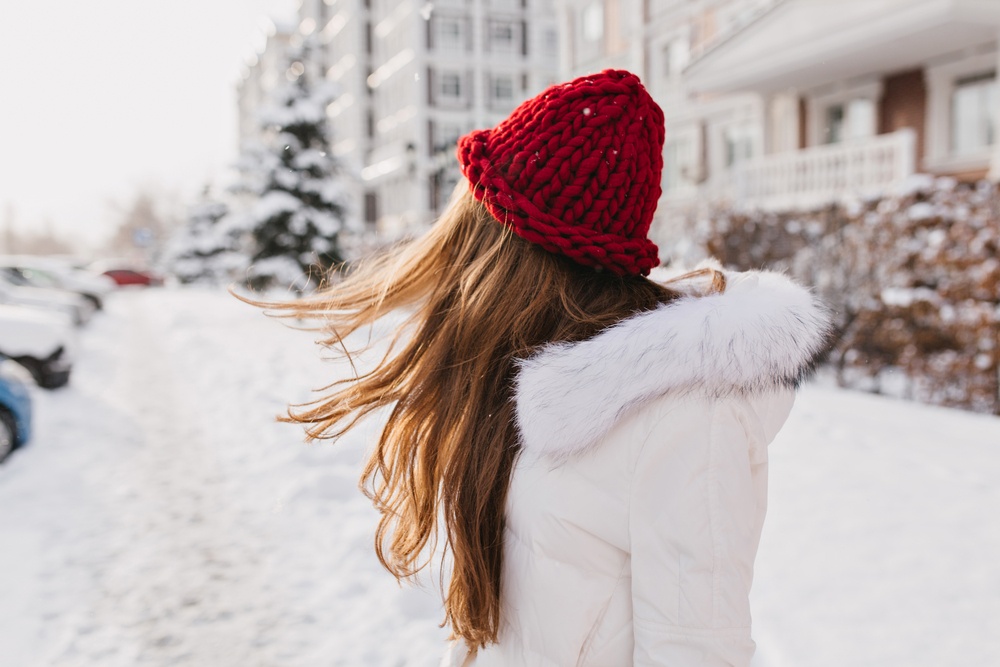 Μαλλιά: Πώς να τα προστατεύσετε από το κρύο