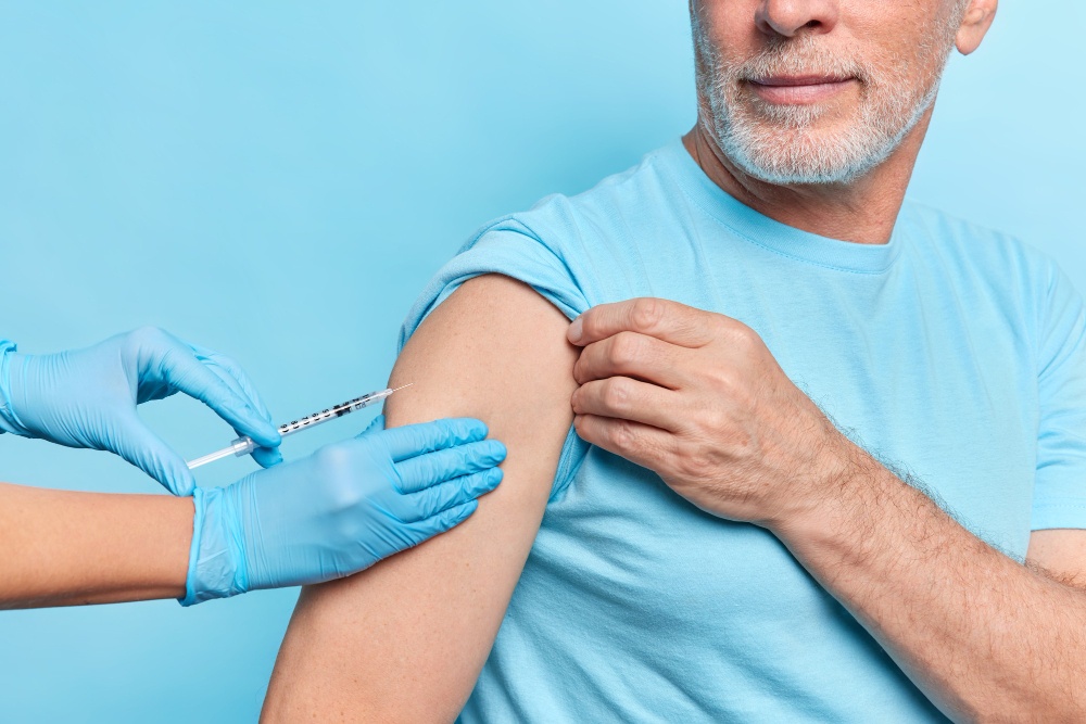 Πόσο ασφαλές είναι το εμβόλιο για άτομα άνω των 75 ετών;