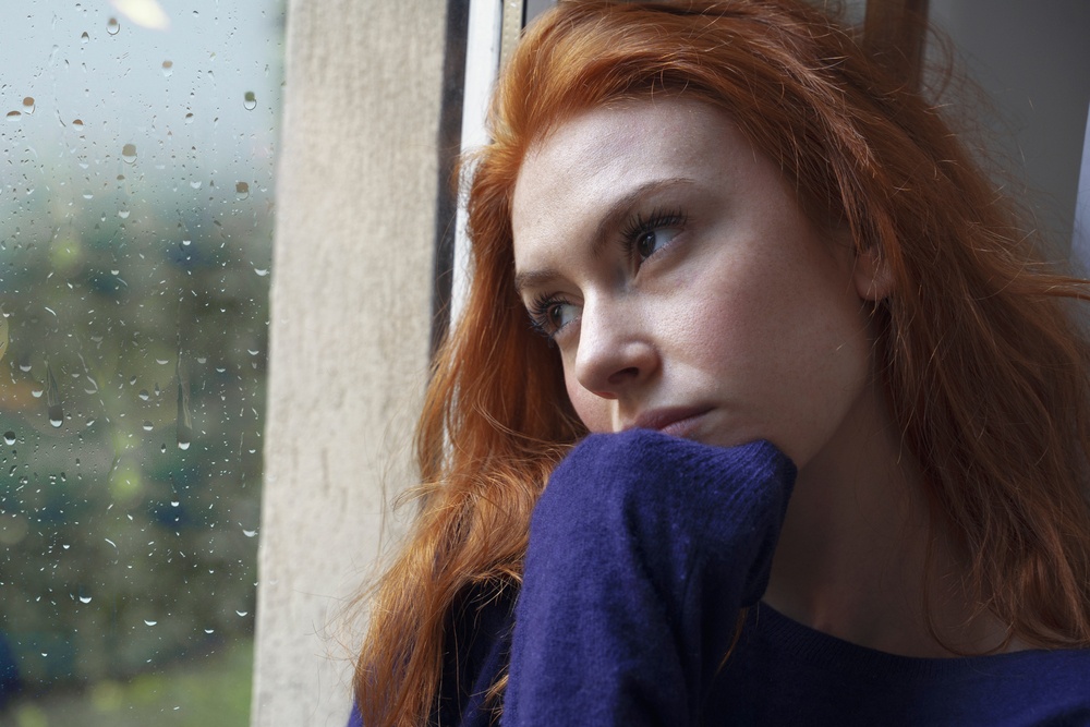 Οι 7 συμπεριφορές ενός ατόμου που είναι σε κατάθλιψη