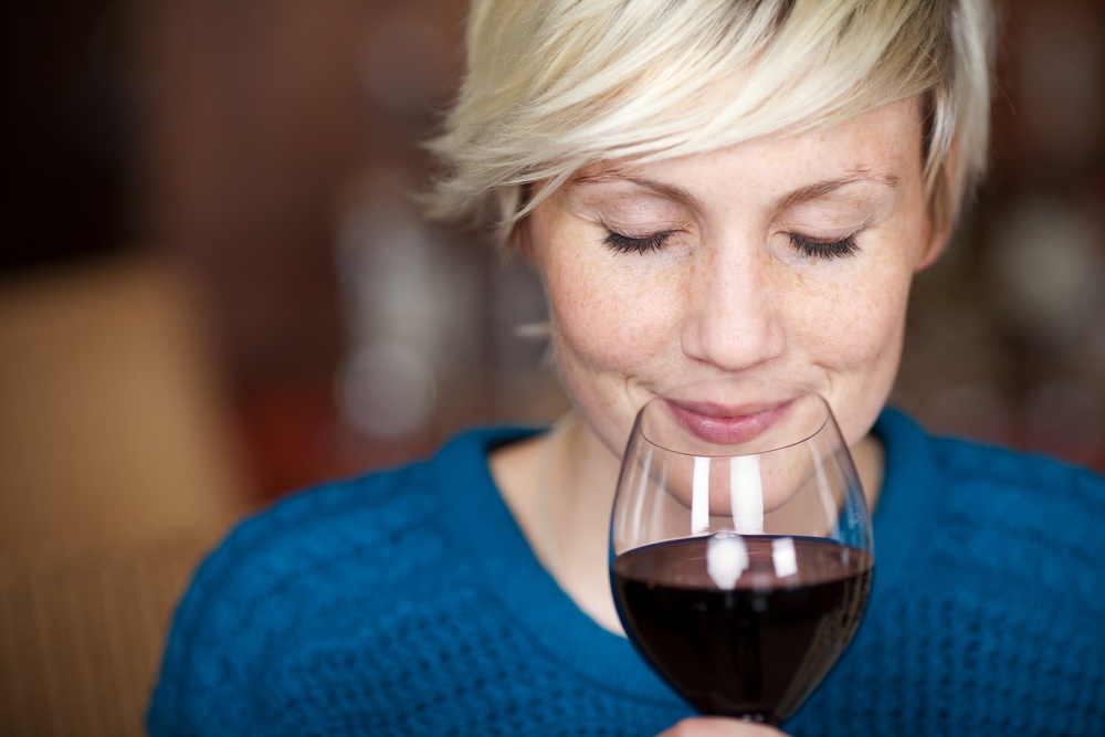 Ρεσβερατρόλη: Το πανίσχυρο αντιοξειδωτικό για την υγεία που βρίσκεται στο κόκκινο κρασί