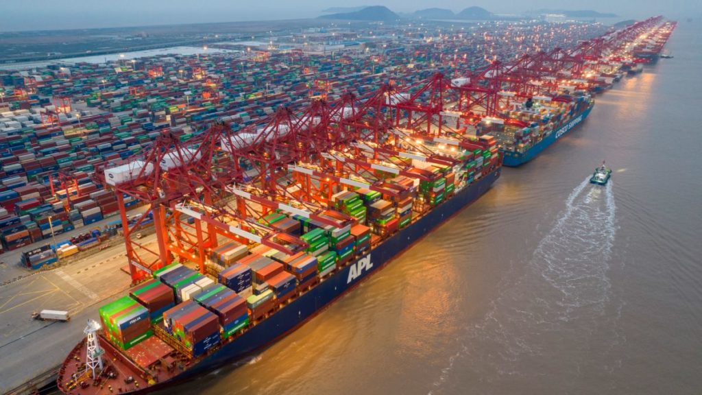 "Φρακάρει" το λιμάνι της Σαγκάης λόγω lockdown - Επηρεάζονται οι αλυσίδες τροφοδοσίας στην Κίνα
