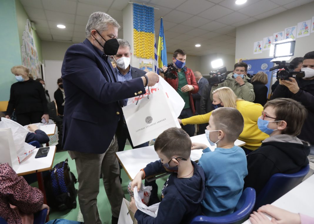 ΙΣΑ: Ιατρικοί έλεγχοι και διανομή υγειονομικού υλικού, σε παιδιά από την Ουκρανία