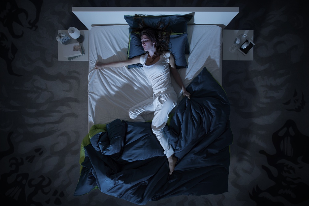 Ιδρώνετε στον ύπνο; Γιατί συμβαίνει και πώς να το αντιμετωπίσετε