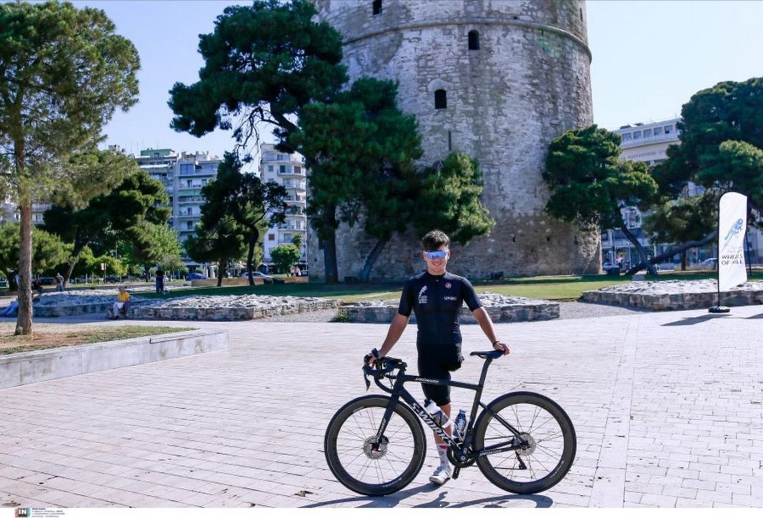 Ο Νίκος Παπαγγελής ξεκίνησε τη διαδρομή Θεσσαλονίκη - Αθήνα με ποδήλατο για να στηρίξει παιδιά με καρκίνο