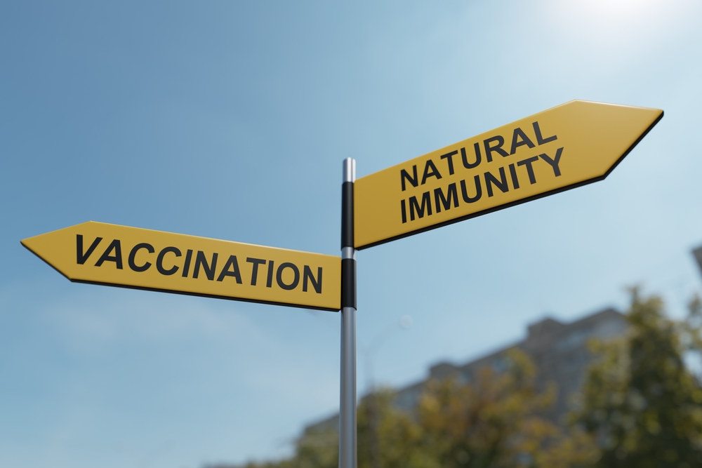 JAMA: Τα ποσοστά ανοσίας έναντι κορωνοϊού από λοίμωξη και εμβολιασμό στις ΗΠΑ