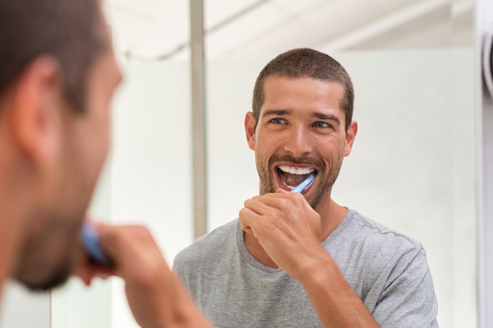 Οδοντόβουρτσα Πότε πρέπει να την αλλάζουμε και γιατί δεν πρέπει να την μοιραζόμαστε
