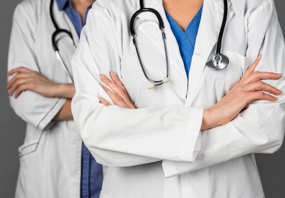 ΙΣΑ: Ζητά από τις ιδιωτικές κλινικές να εφαρμοστεί η κείμενη νομοθεσία για εργασιακές σχέσεις και αμοιβές γιατρών