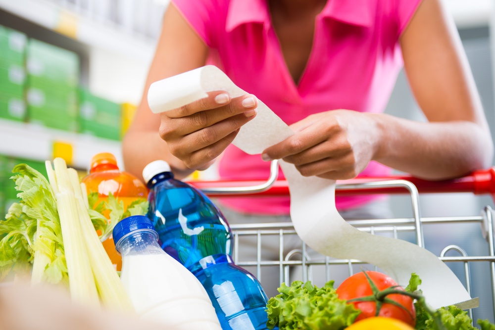 10 τρόποι για να μειώσετε τον λογαριασμό στο σούπερ μάρκετ και να τρώτε υγιεινά