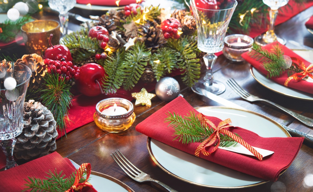 ΧριστούγενναΚομψοί και οικονομικοί τρόποι για να στολίσεις το γιορτινό τραπέζι.jpg