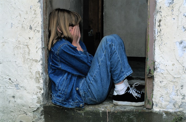 Ποιες διαταραχές προκαλεί στην ενήλικη ζωή η σεξουαλική κακοποίηση των παιδιών