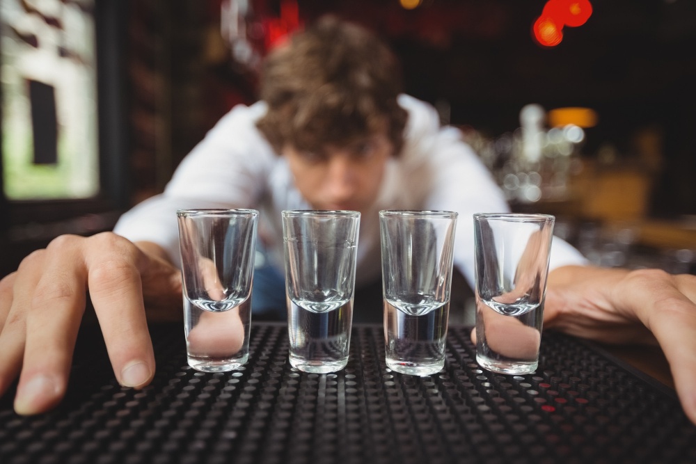 Συμβουλές για ασφαλή κατανάλωση αλκοόλ. Πώς μπορούμε να προλάβουμε το hangover;