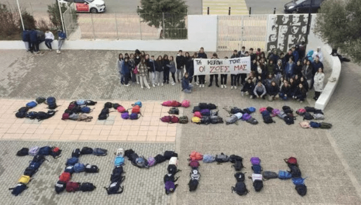Healthstories Σύγκρουση τρένων - Μαθητές συγκλονίζουν με τα μηνύματα που στέλνουν για την τραγωδία στα Τέμπη