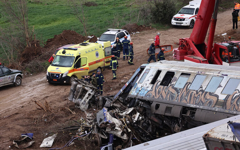 Τέμπη: 11 μέτρα για τη στήριξη των συγγενών των θυμάτων, των τραυματιών και των επιβατών