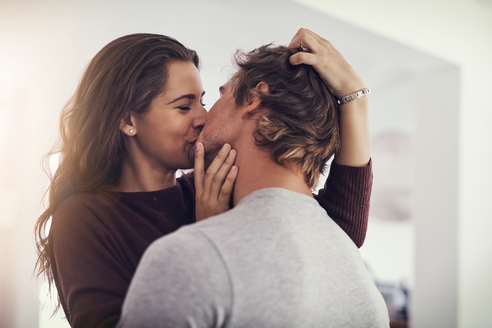 Healthstories Το τέλειο φιλί, οι ορμόνες και η δήλωση της Αντζελίνα Τζολί