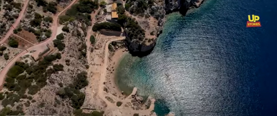 Αυτή είναι η μοναδική παραλία για κολύμπι εντός αρχαιολογικού χώρου