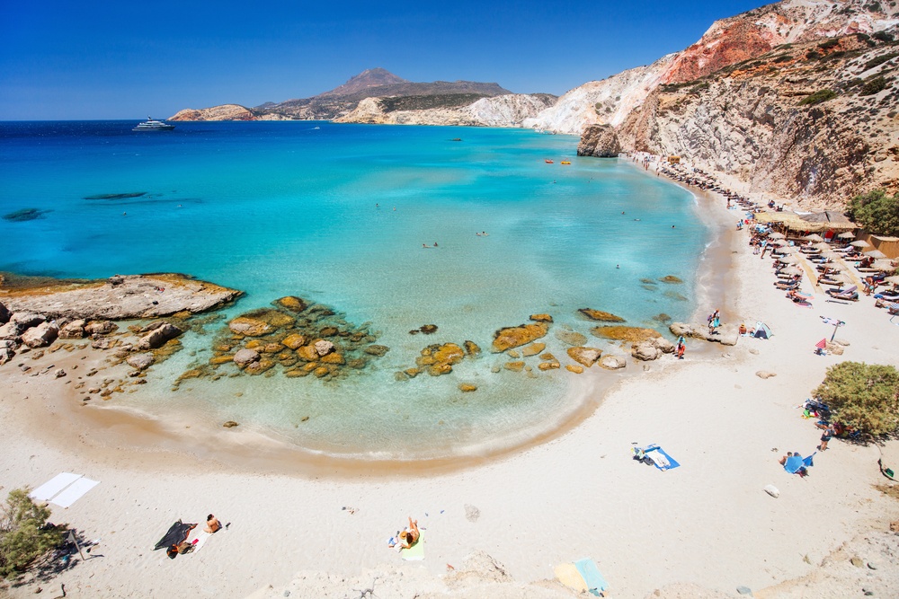 Οι πιο όμορφες παραλίες της Ελλάδας για να κολυμπήσετε αυτό το καλοκαίρι