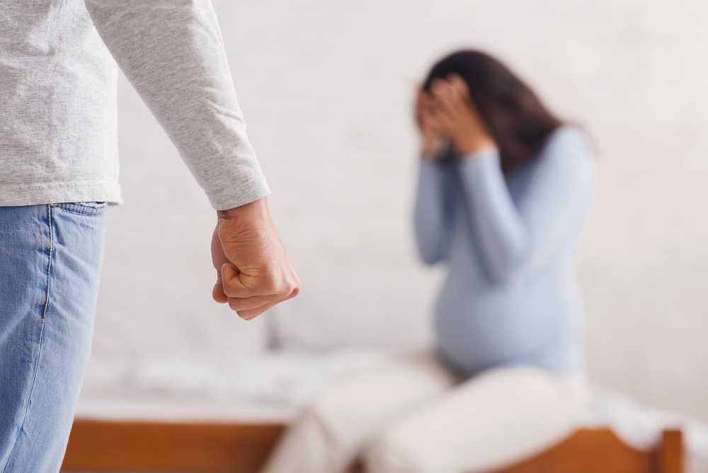 Η κακοποίηση μιας γυναίκας αυξάνει τους κινδύνους σε επικείμενη εγκυμοσύνη
