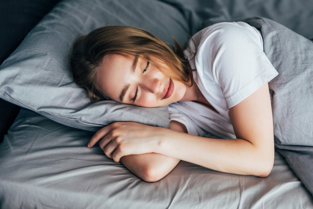 Έρευνα: Πώς ο ακανόνιστος ύπνος επηρεάζει το μικροβίωμα του εντέρου