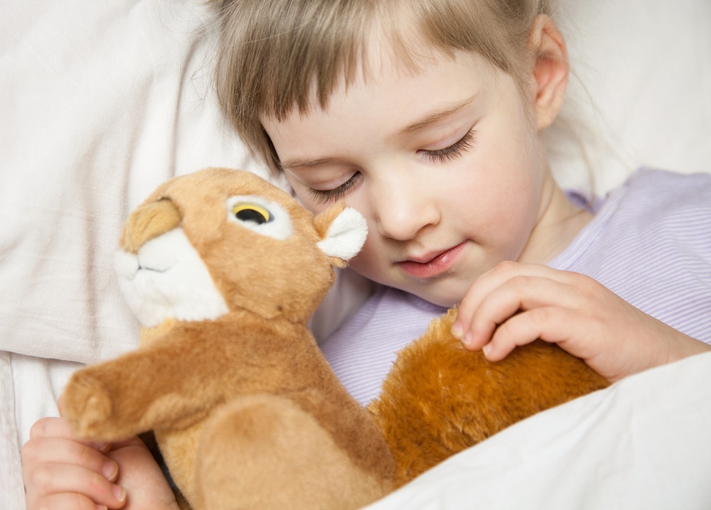 5 μυστικά ύπνου για να κοιμάται το παιδί σας στο κρεβάτι του