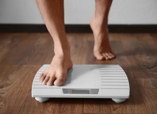 5 λόγοι που δυσκολευόμαστε να χάσουμε βάρος καθώς μεγαλώνουμε
