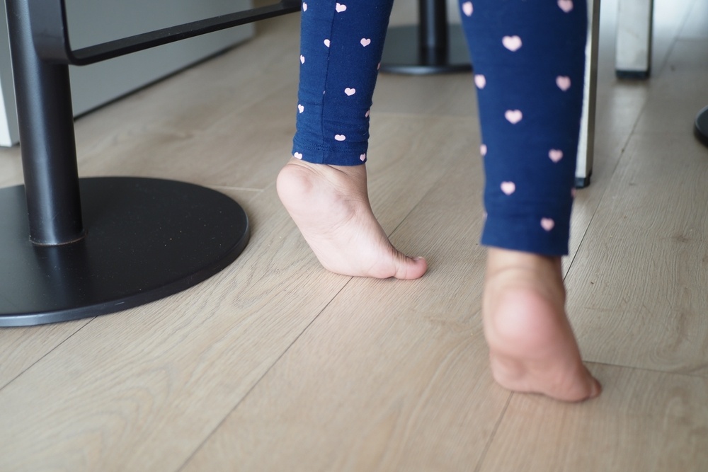 Healthstories Tip toe walking - Όταν τα παιδιά περπατάνε με τις μύτες των ποδιών